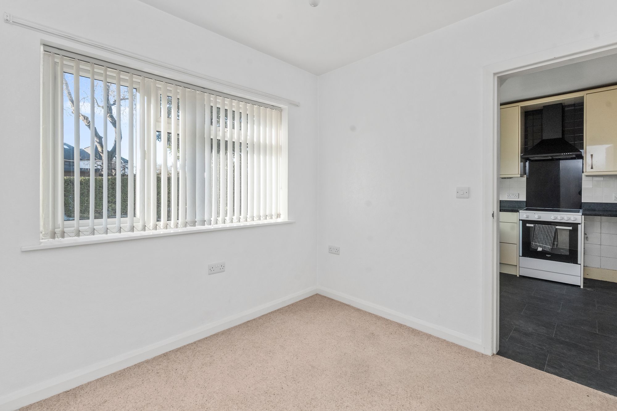 Barnes Avenue, Fearnhead, WA2