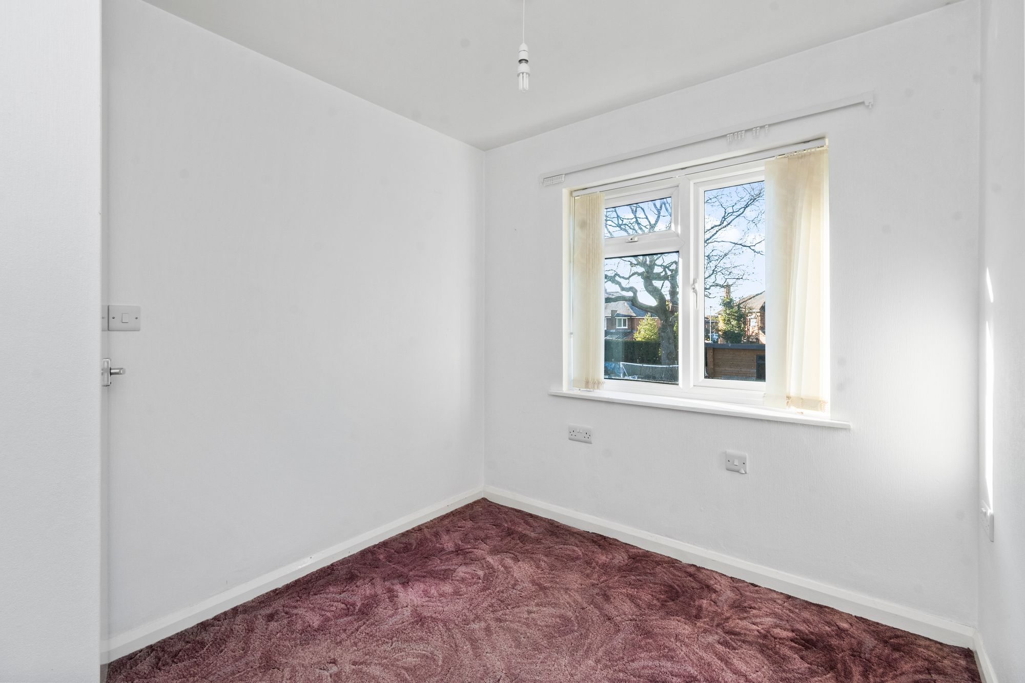 Barnes Avenue, Fearnhead, WA2