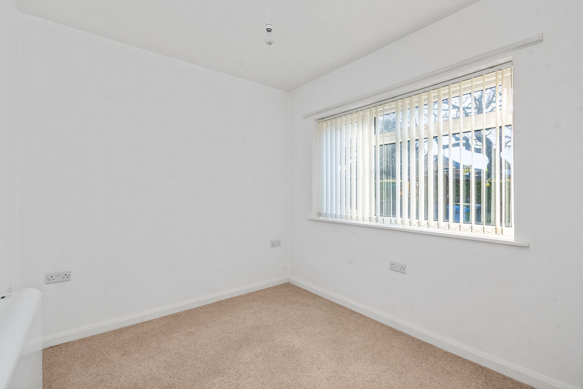 Barnes Avenue, Fearnhead, WA2