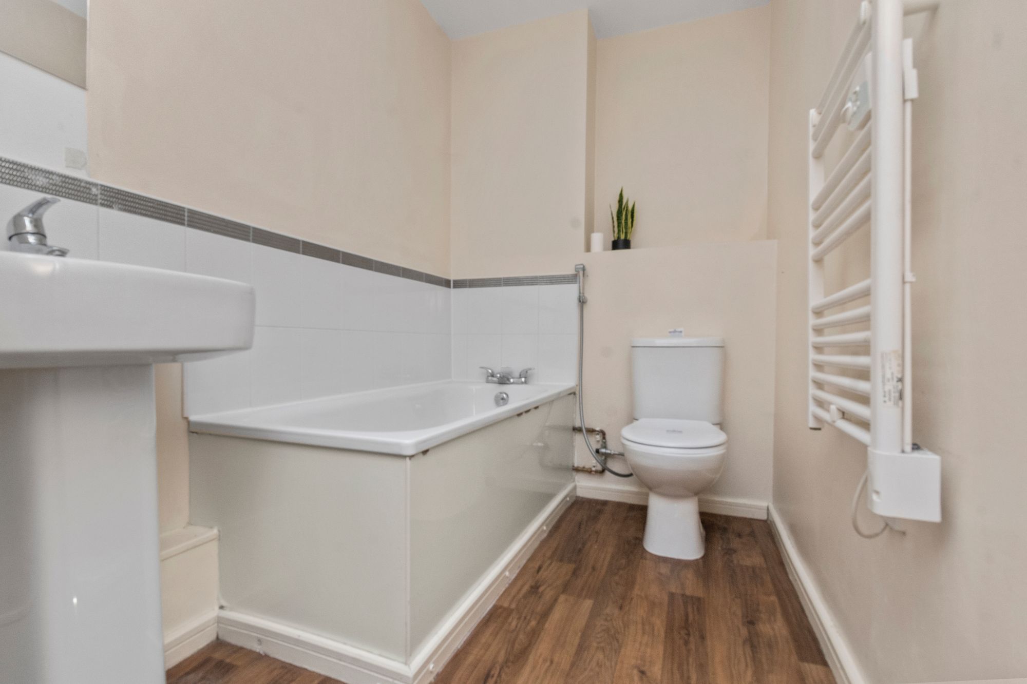 Greenings Court, Warrington