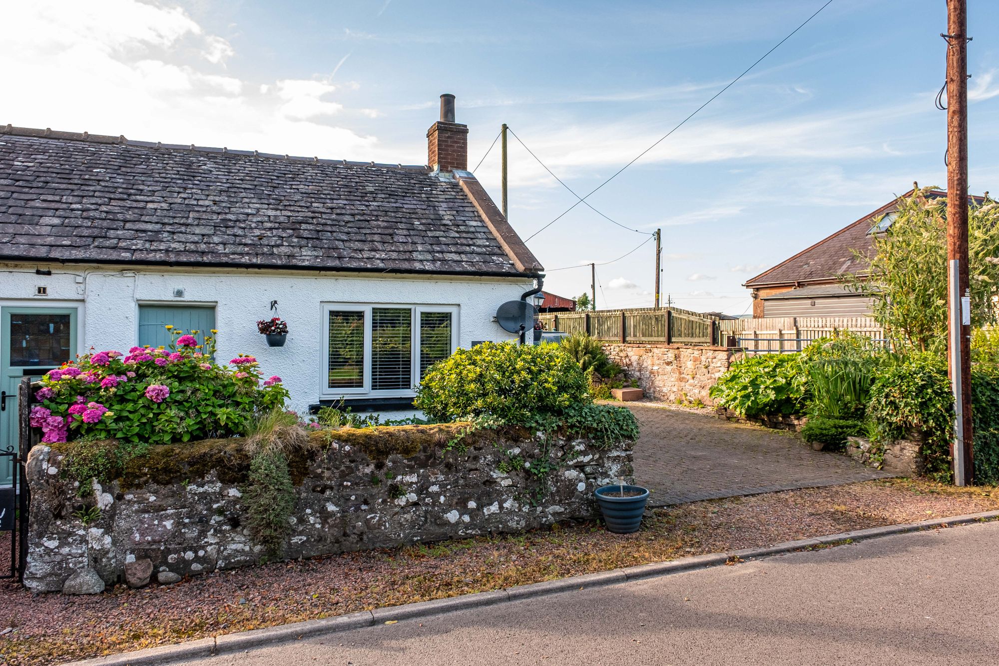 2 Langshaw Cottages, Kirtlebridge, Lockerbie, Dg11, DG11 3LS