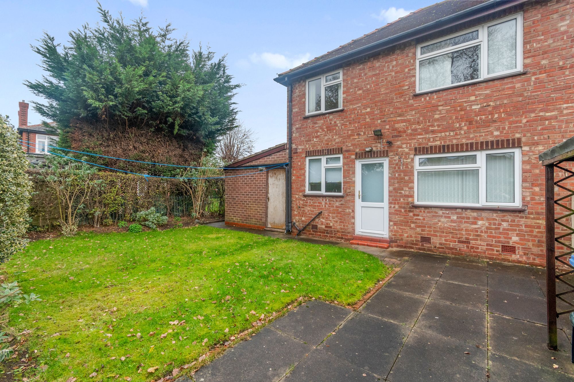 Barnes Avenue, Fearnhead, WA2