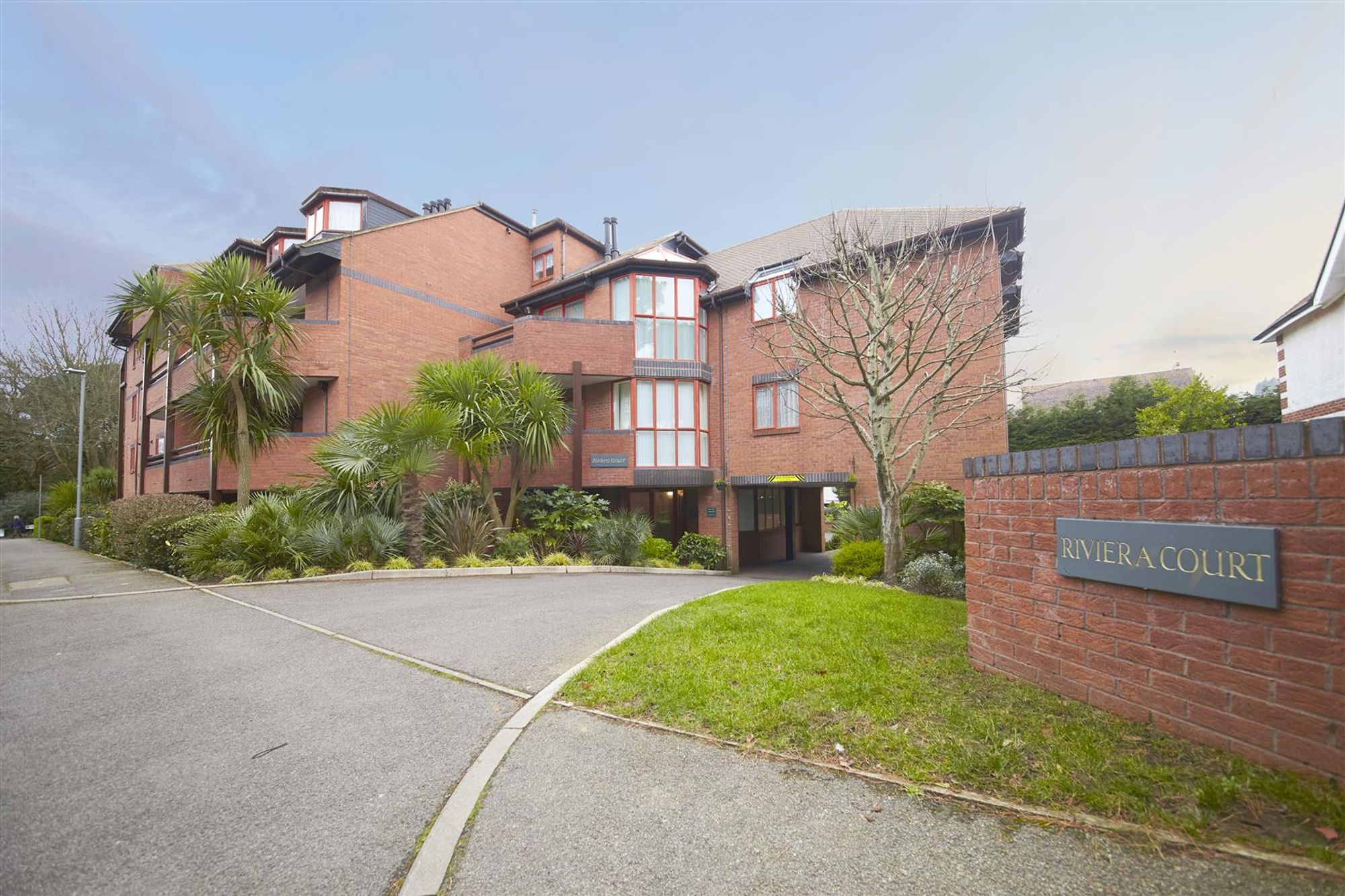 Rivera Court, 1 The Esplanade, Canford Cliffs, Poole