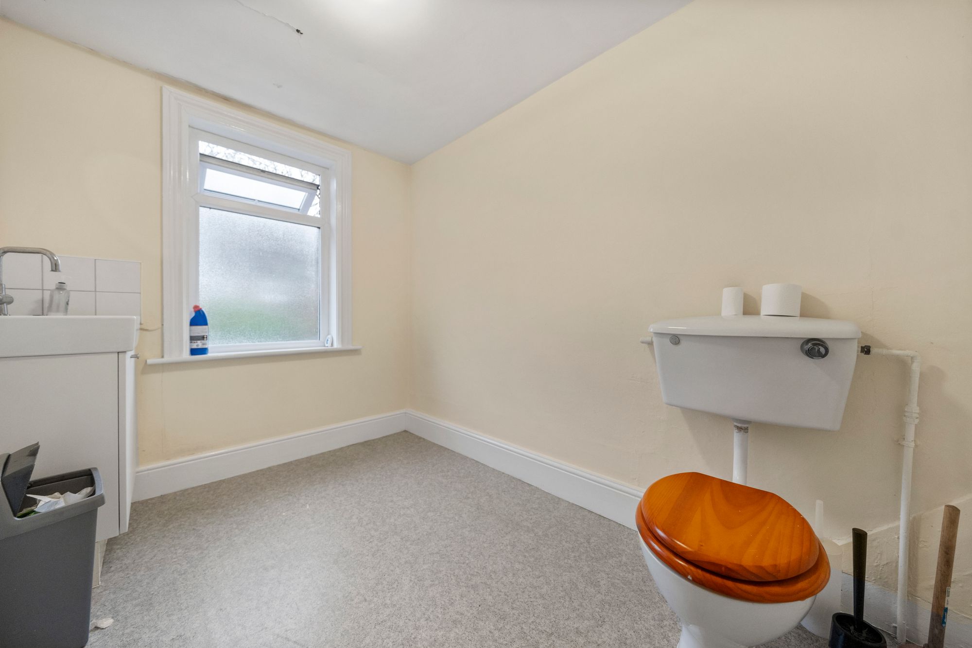 Willow Bank, Newton-Le-Willows, WA12