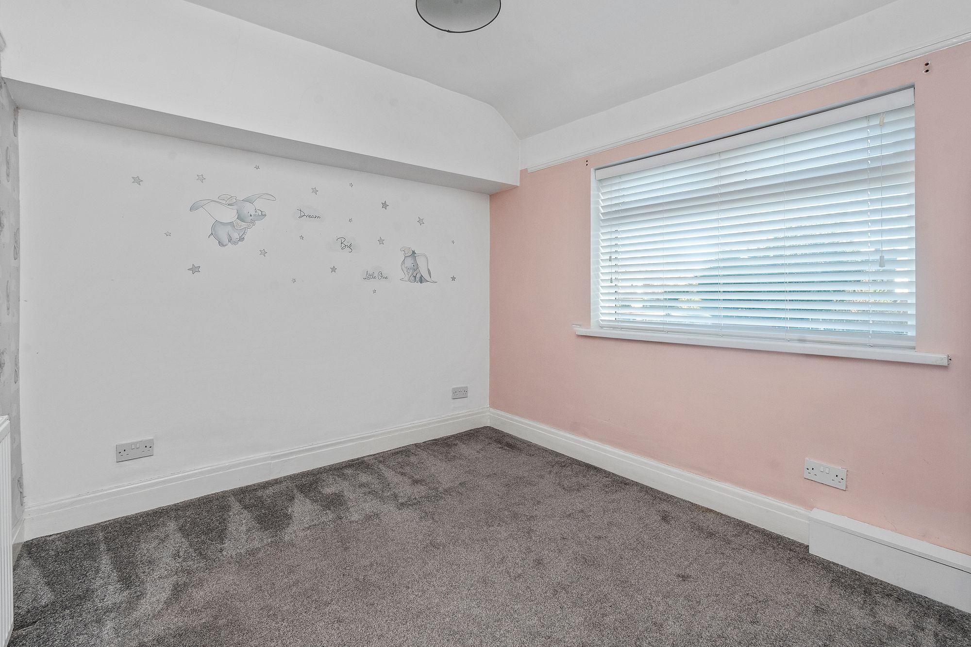 St. Georges Avenue, Windle, WA10