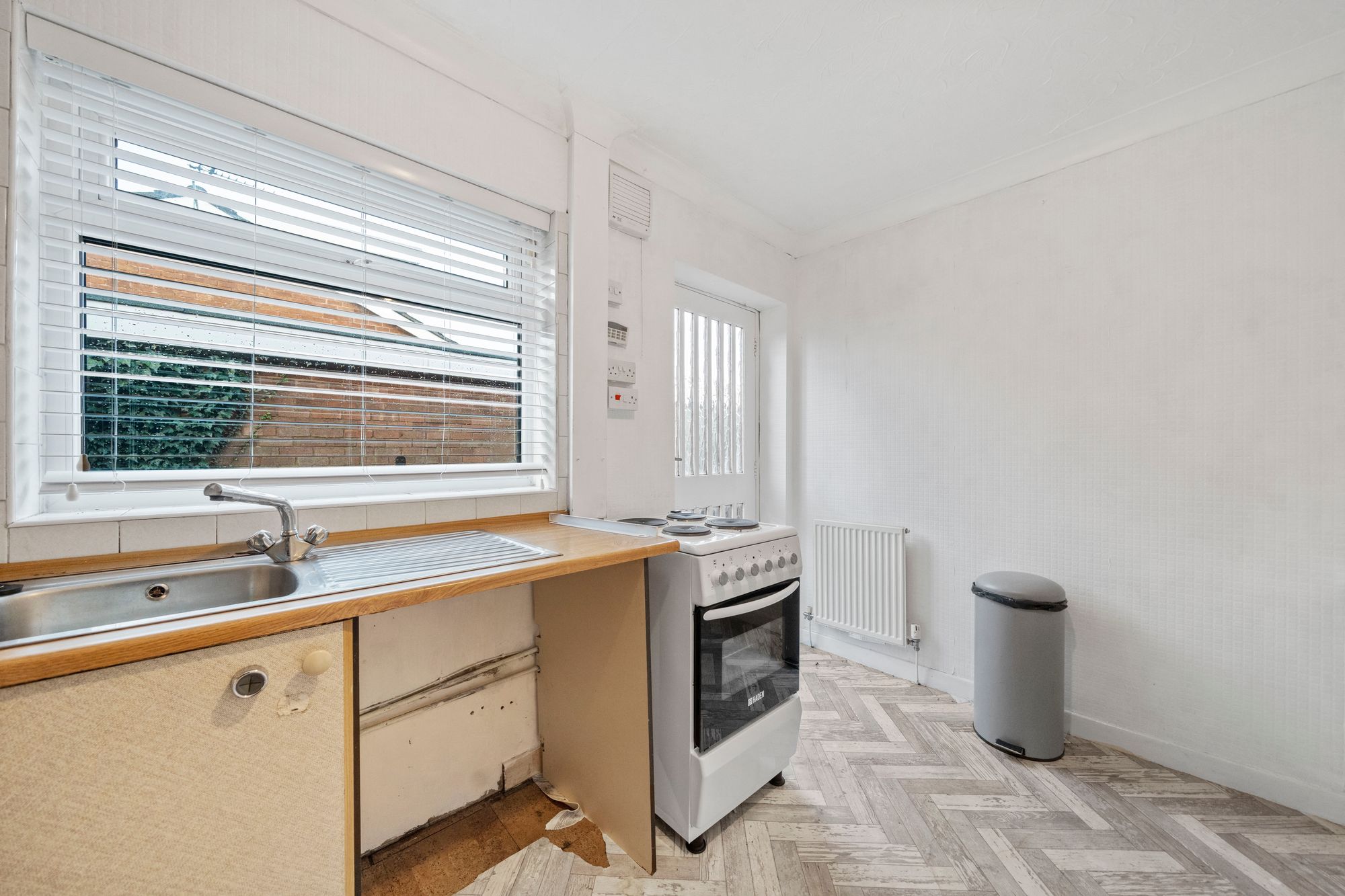 Thames Avenue, Leigh, WN7