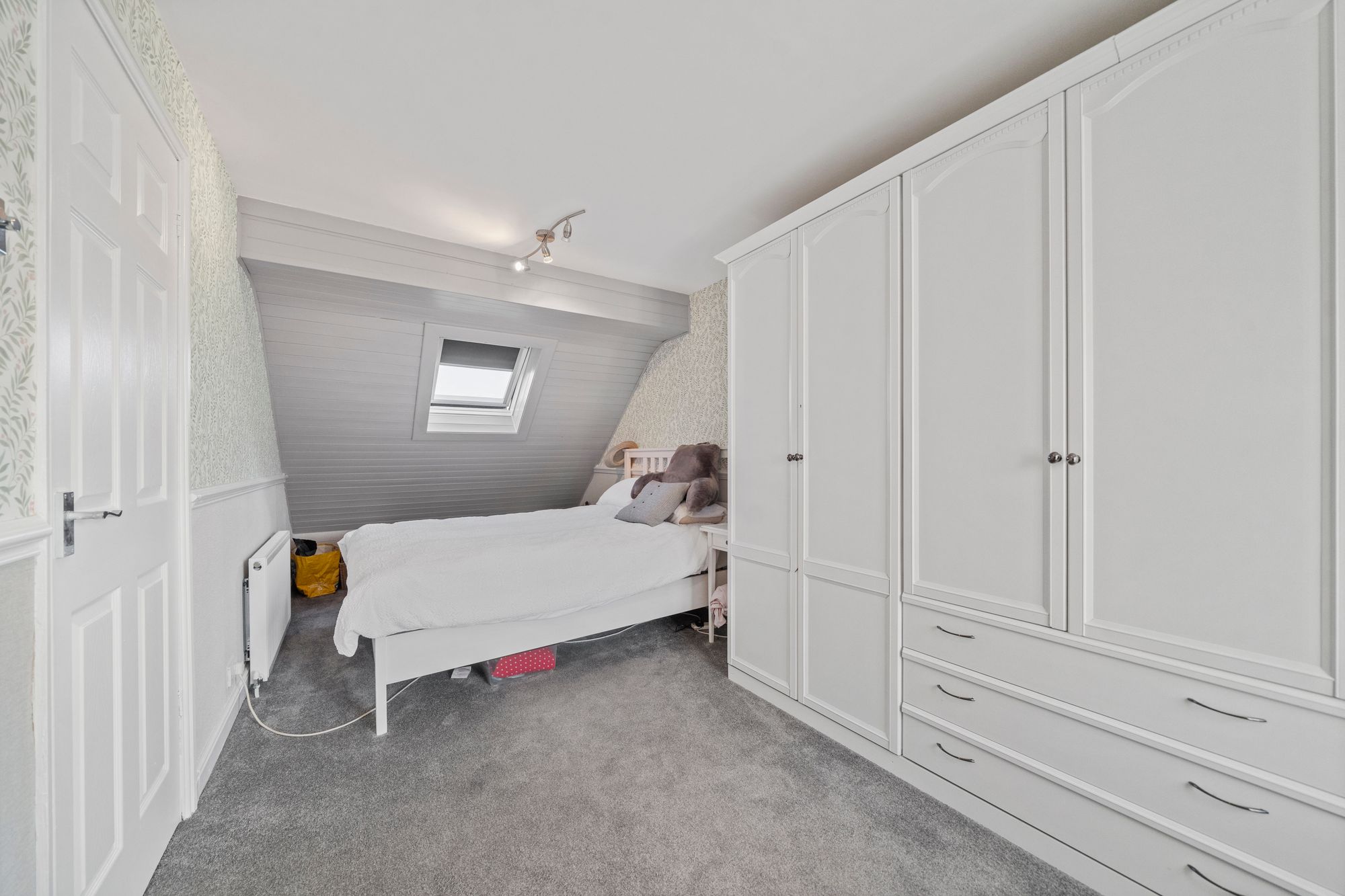 Rowland Close, Fearnhead, WA2