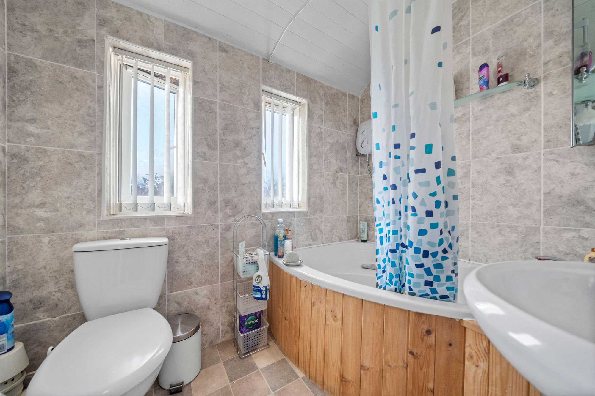 Rowland Close, Fearnhead, WA2