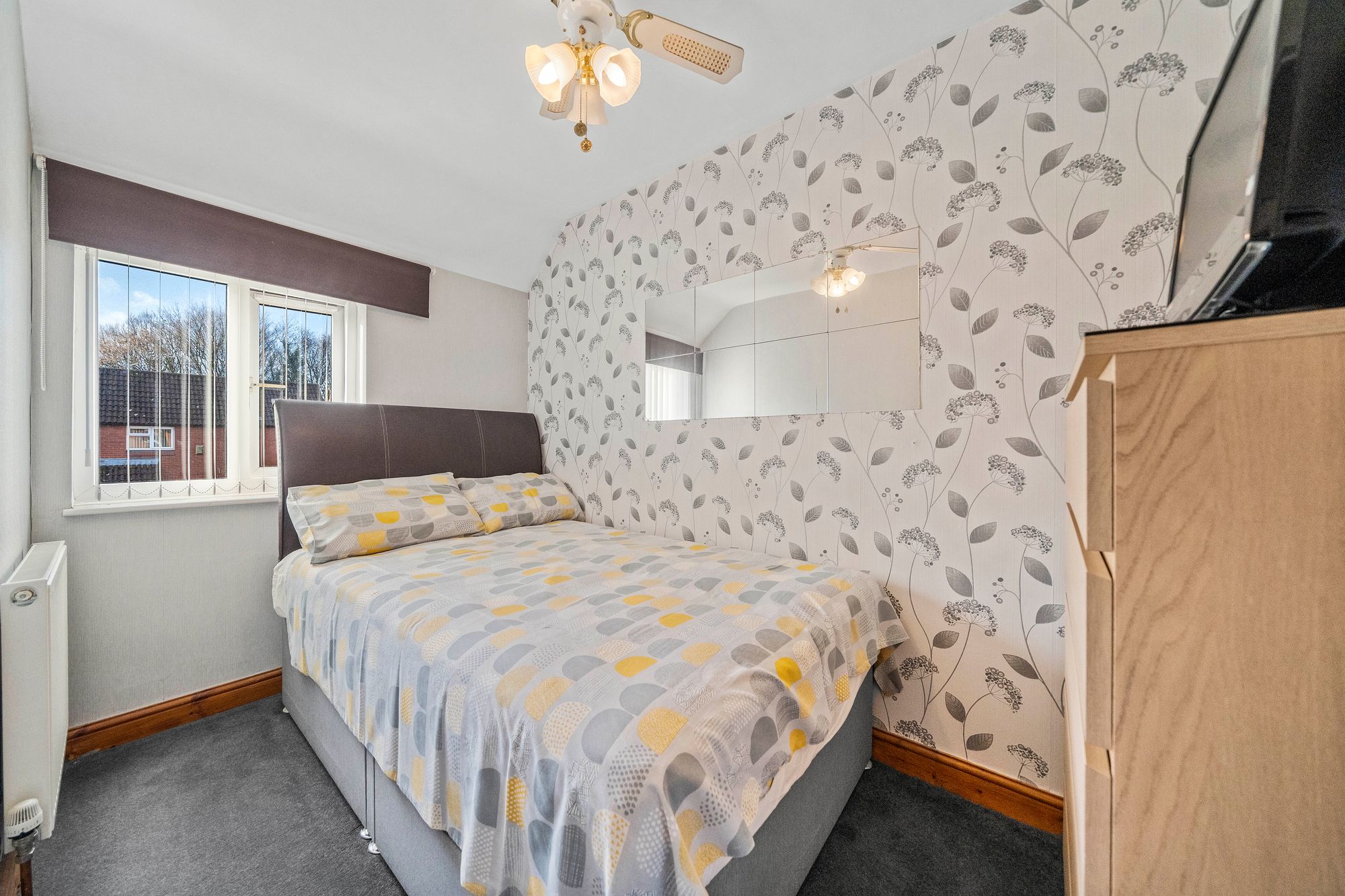 Rowland Close, Fearnhead, WA2