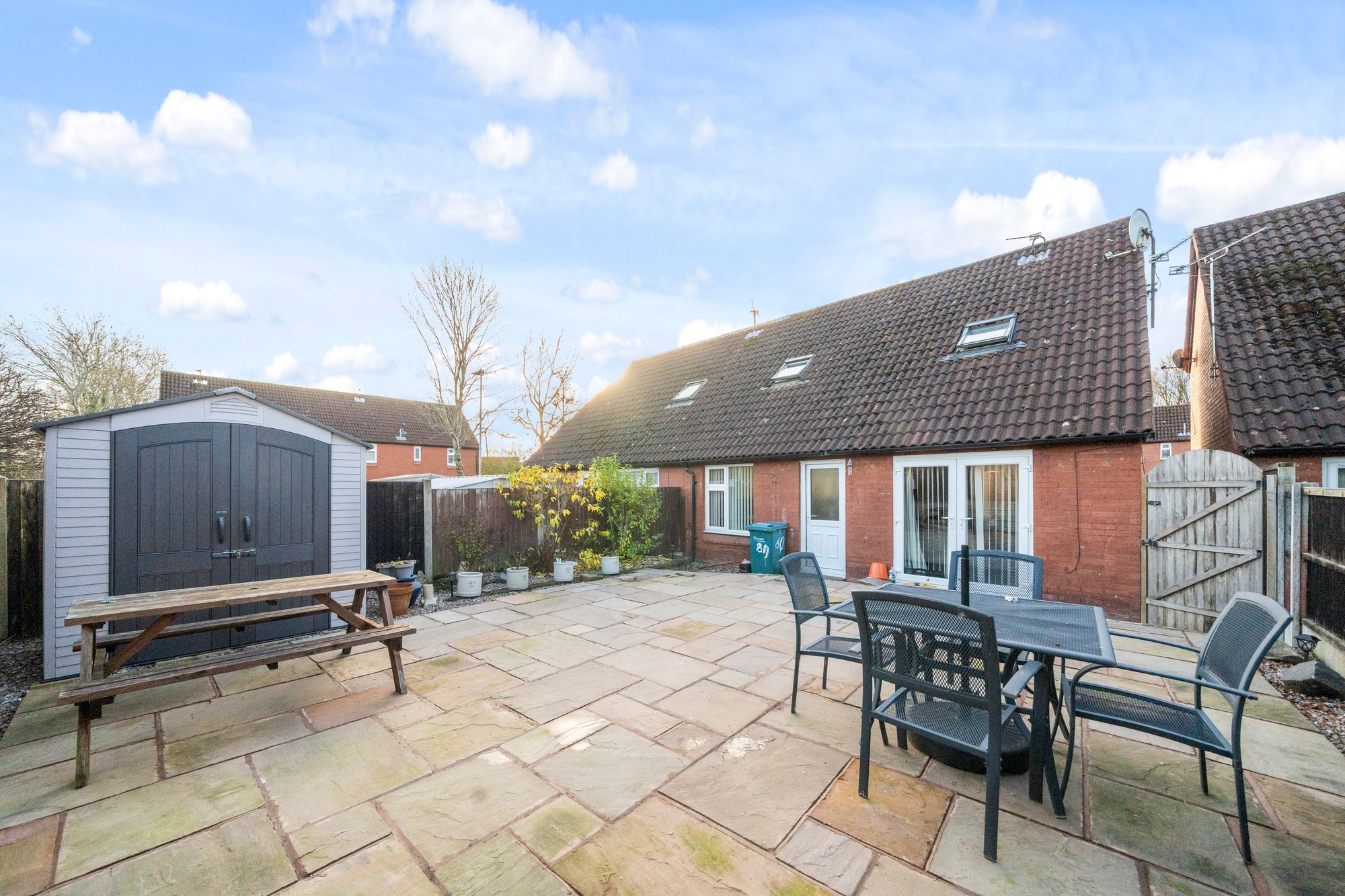 Rowland Close, Fearnhead, WA2