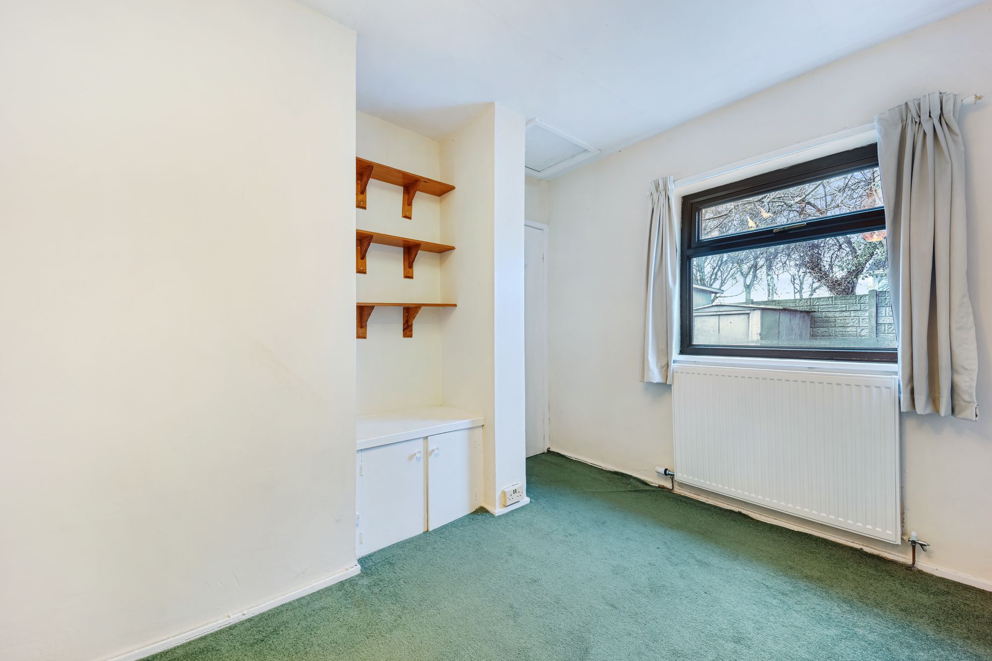 Hesketh Road, Hale Village, L24