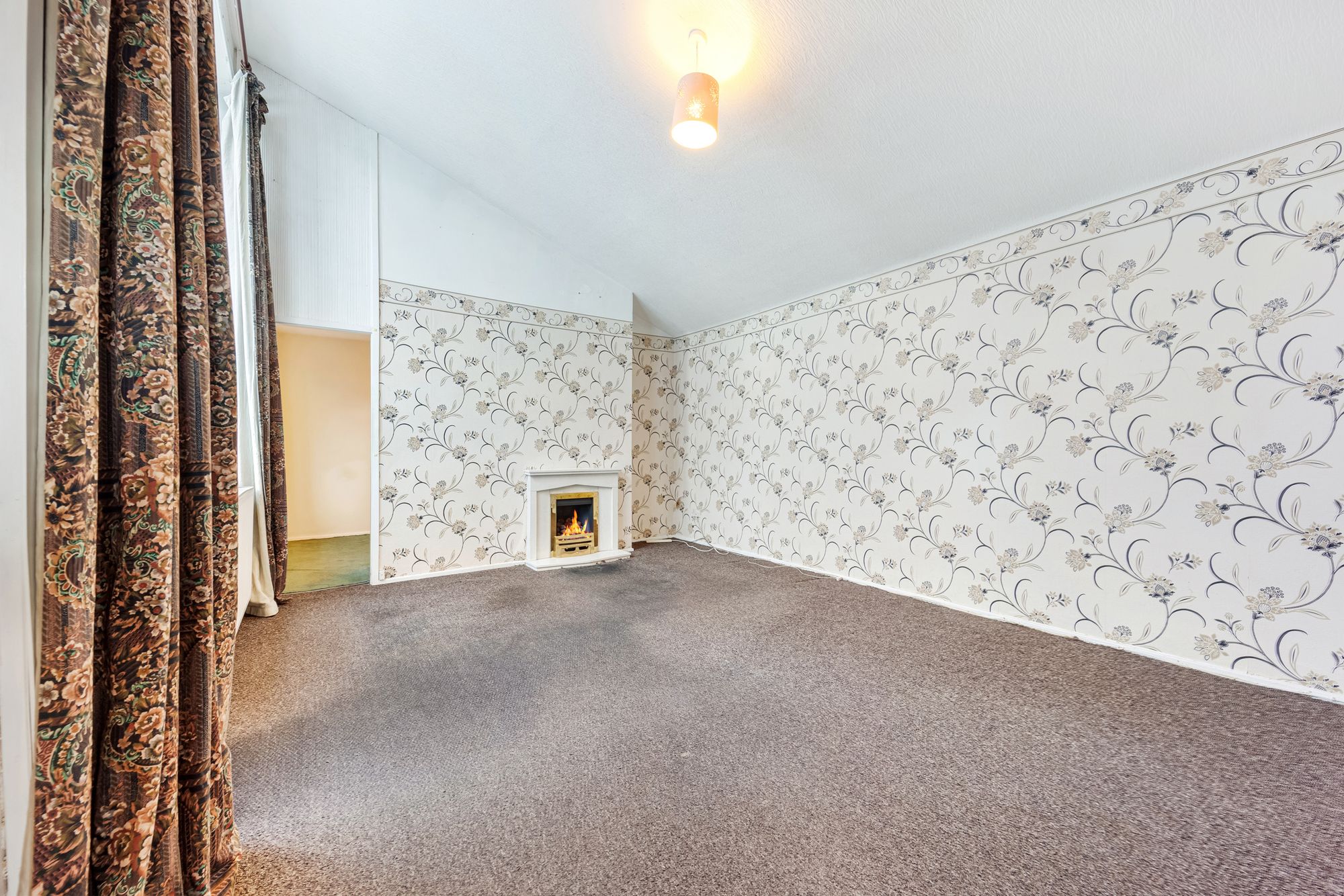 Hesketh Road, Hale Village, L24