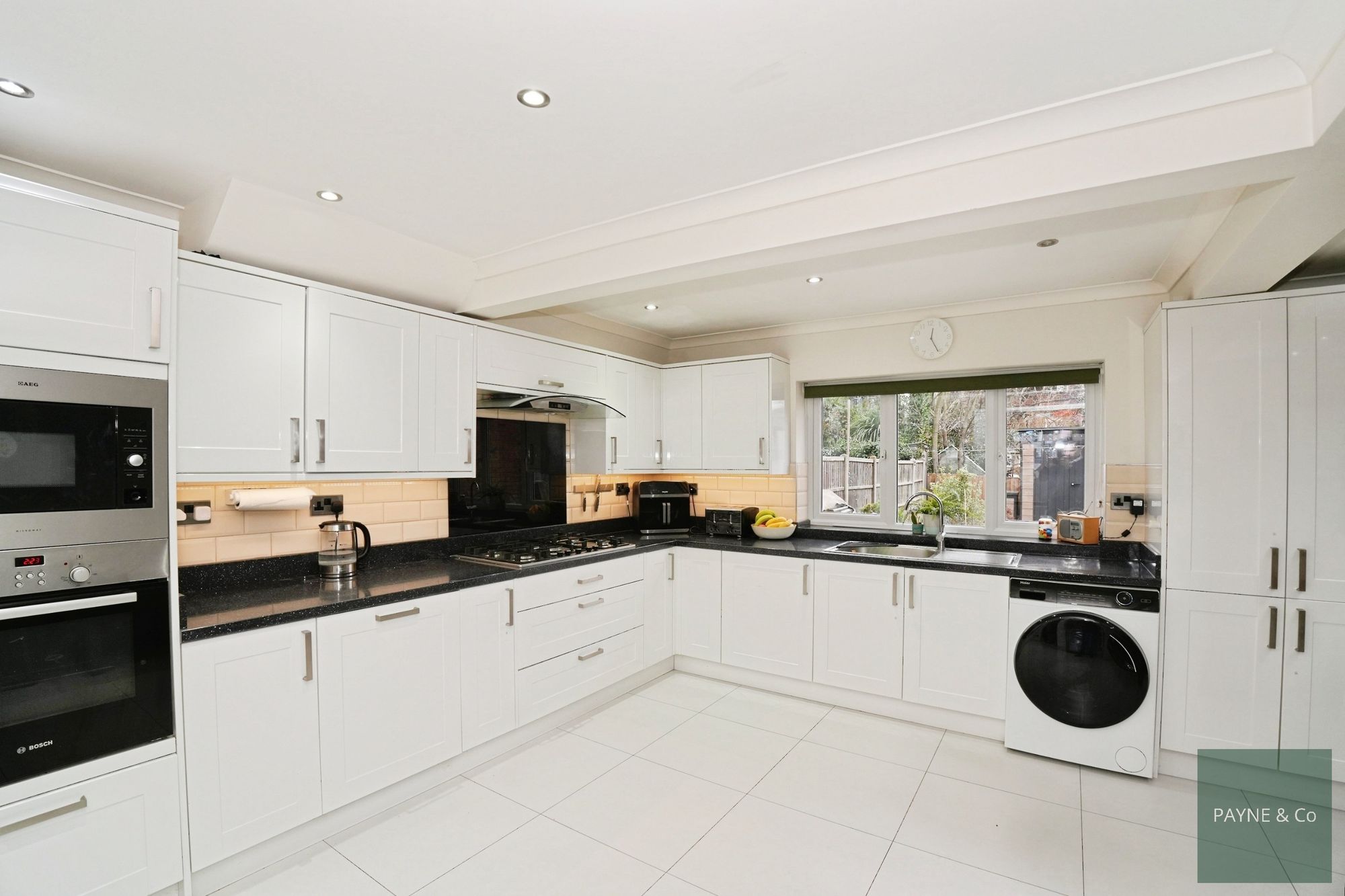 5 Bed, 3 Bath Property For Sale in Ingleby Road, Ilford, IG1 4RX