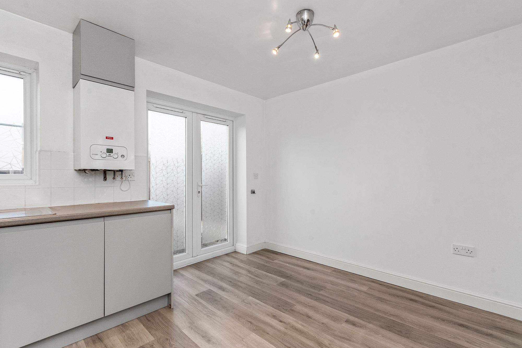 Queens Ave, Glazebury