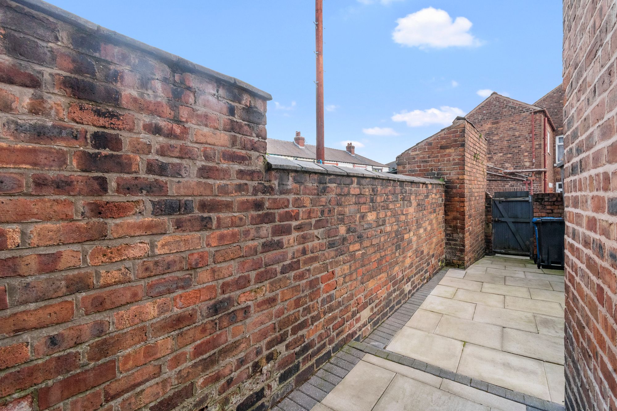 Dalton Bank, Warrington