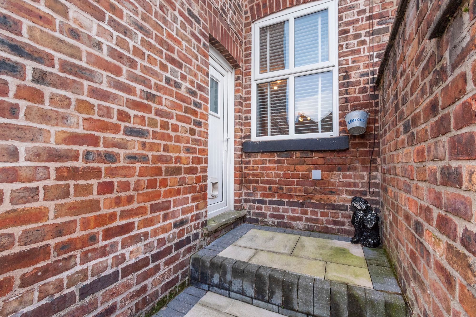 Dalton Bank, Warrington