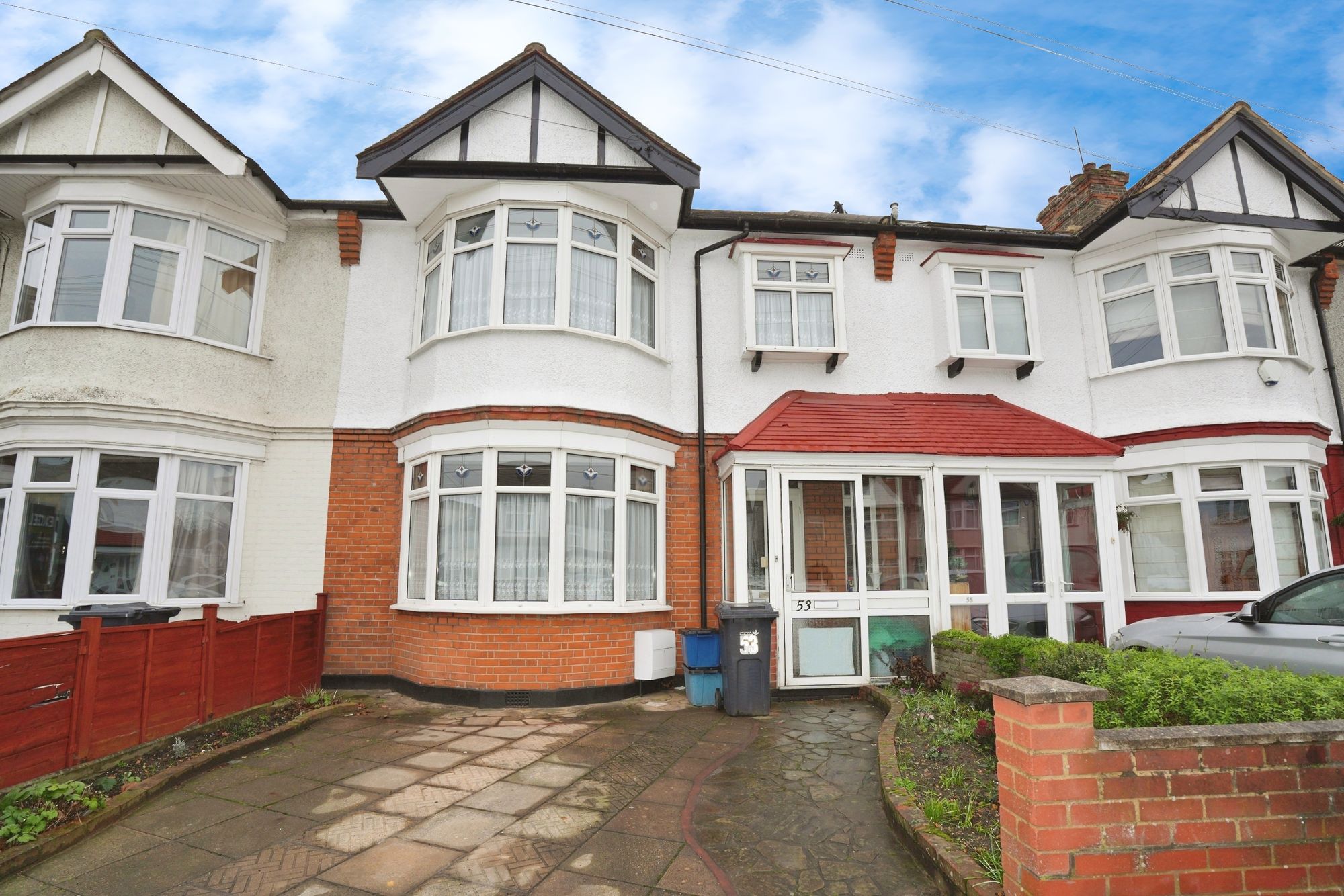 Beehive Lane, Ilford, IG1