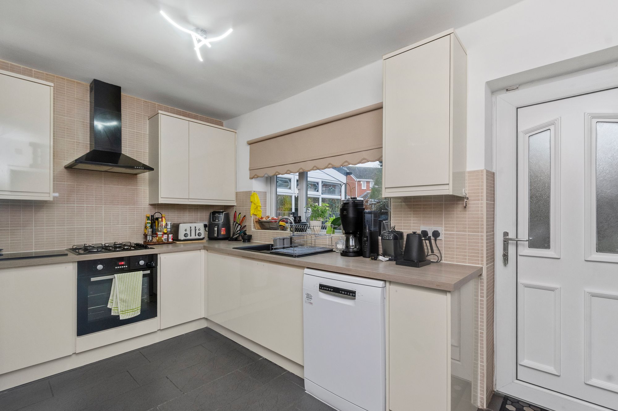 Bridge Road, St. Helens