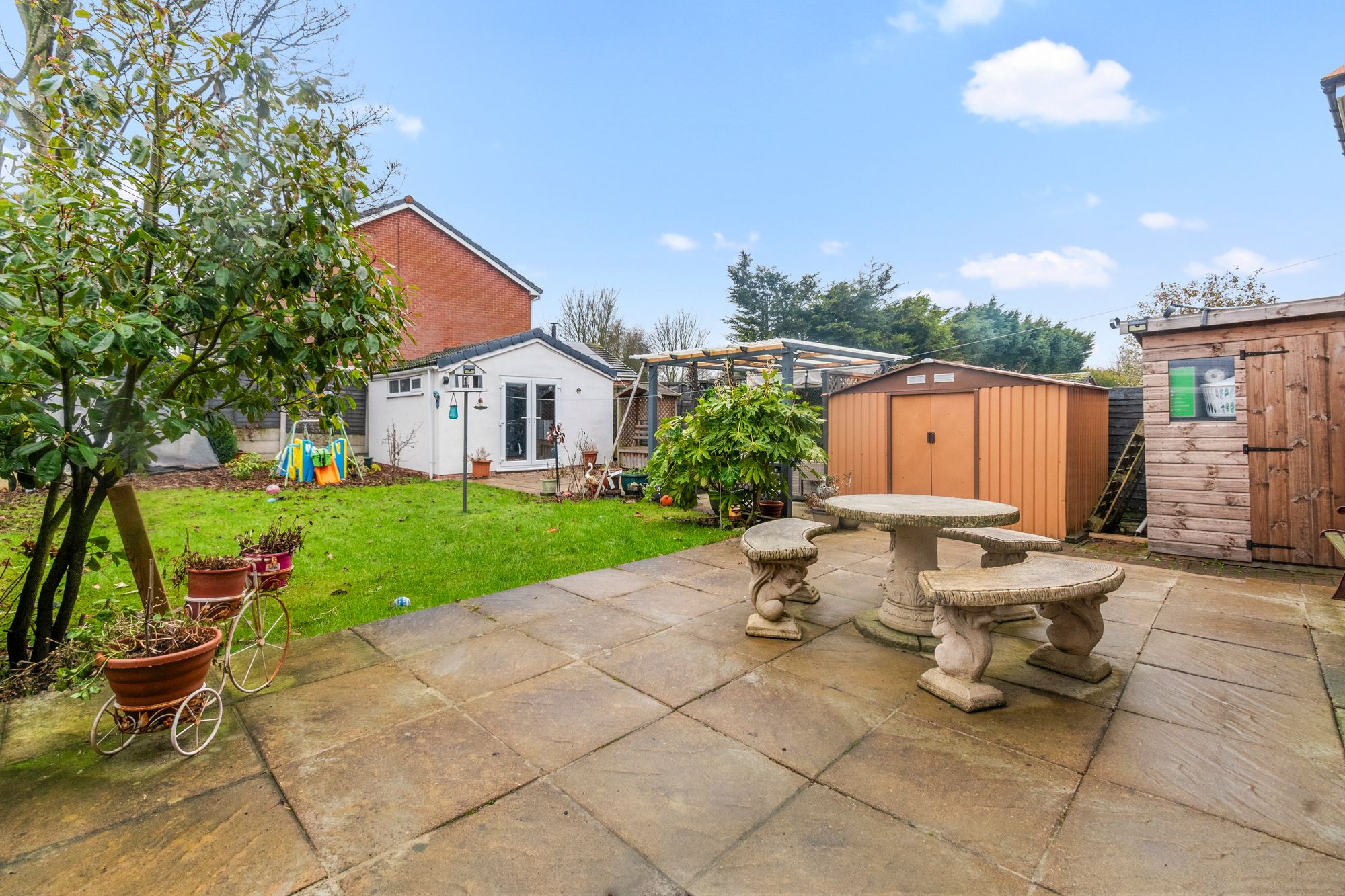 Bridge Road, St. Helens