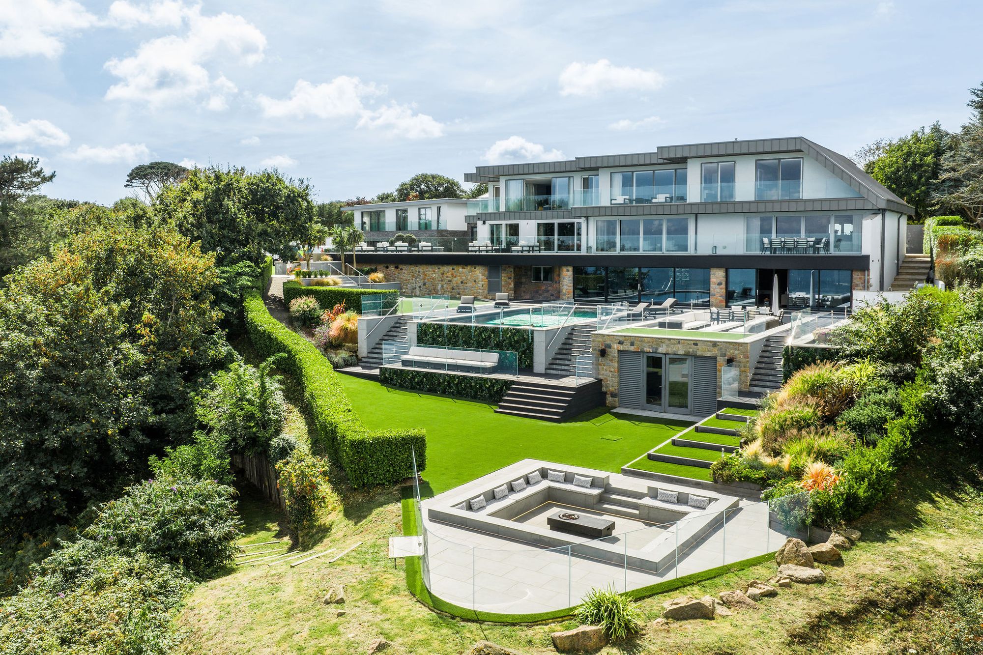 7 bed Detached House For Sale in St. Martin, Jersey