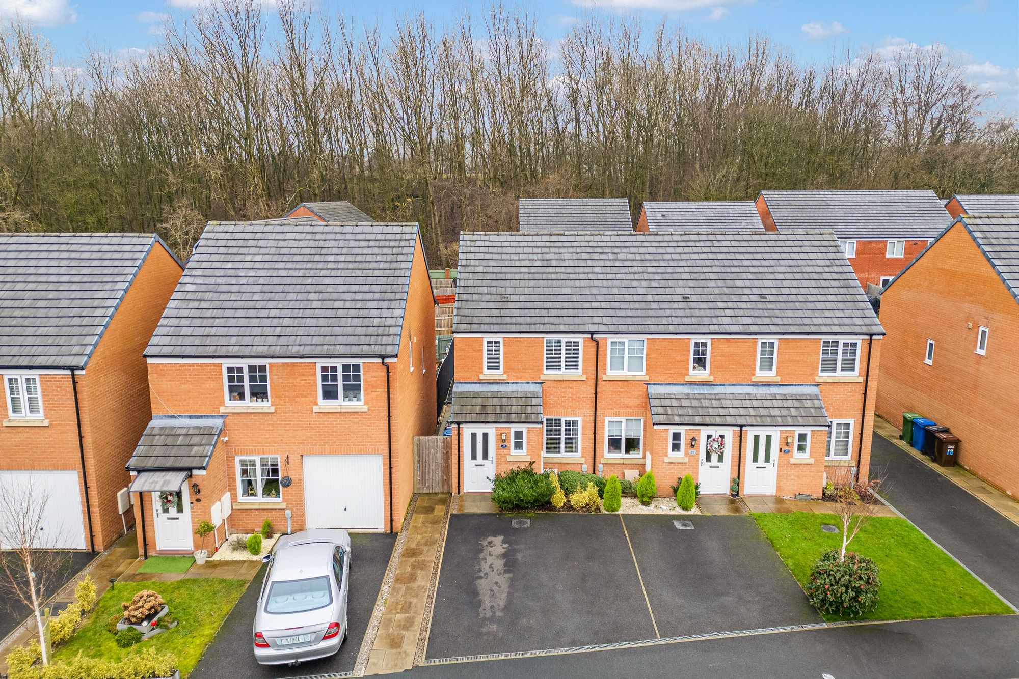 Hadfield Grove, Leigh