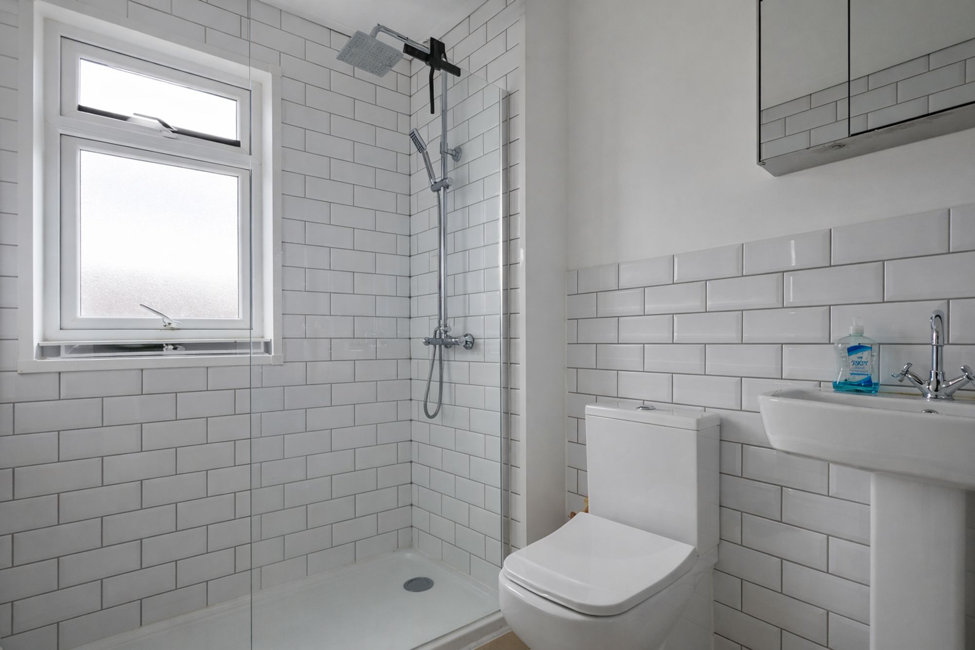 16b1a9b9-e903-4044-a8fe-ed1cb68b8cdf