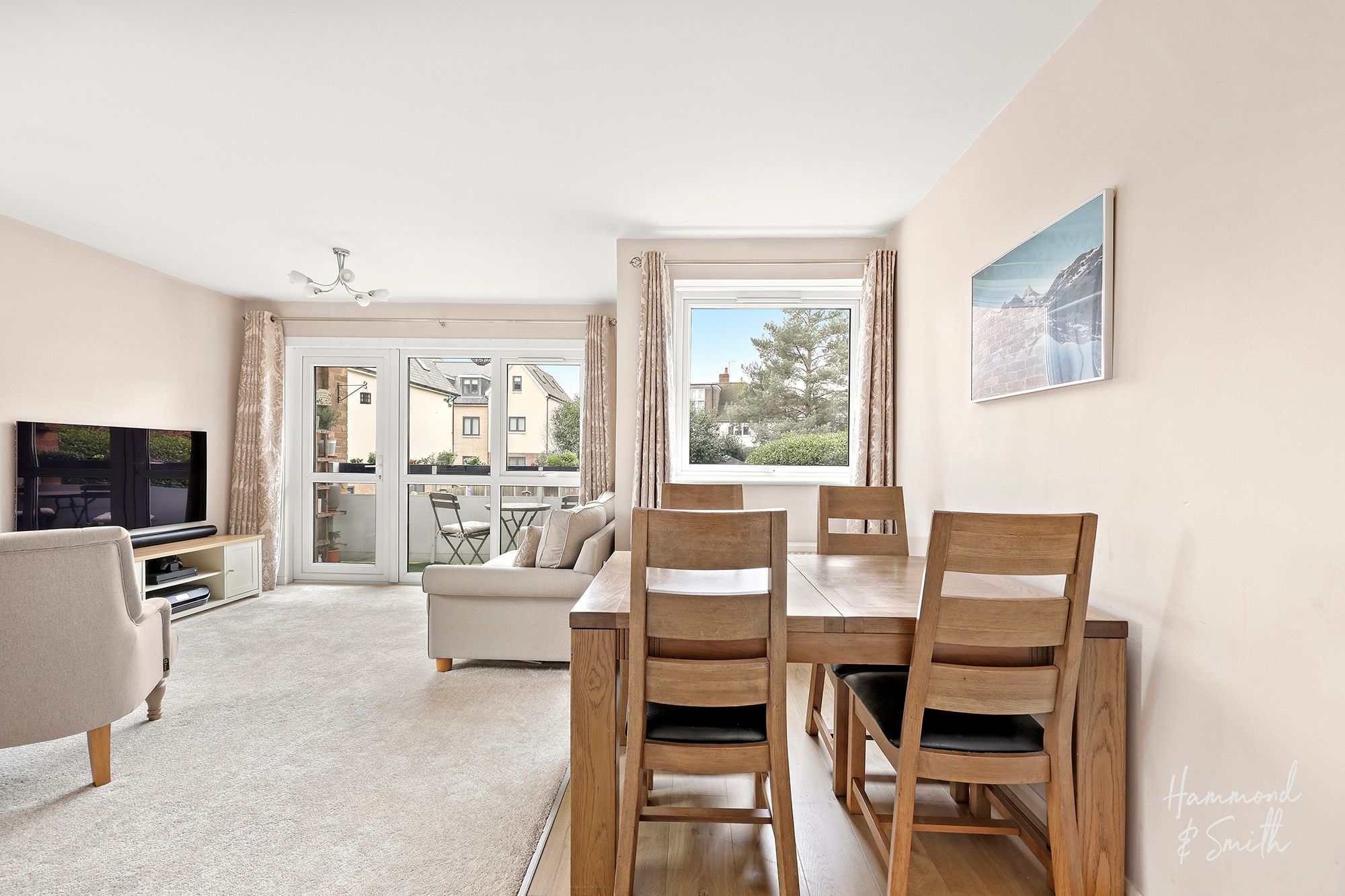 Cedar Court, Epping, CM16