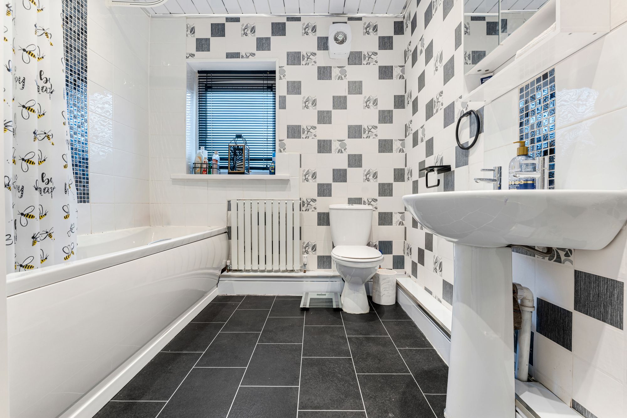 Diamond Street, Leigh