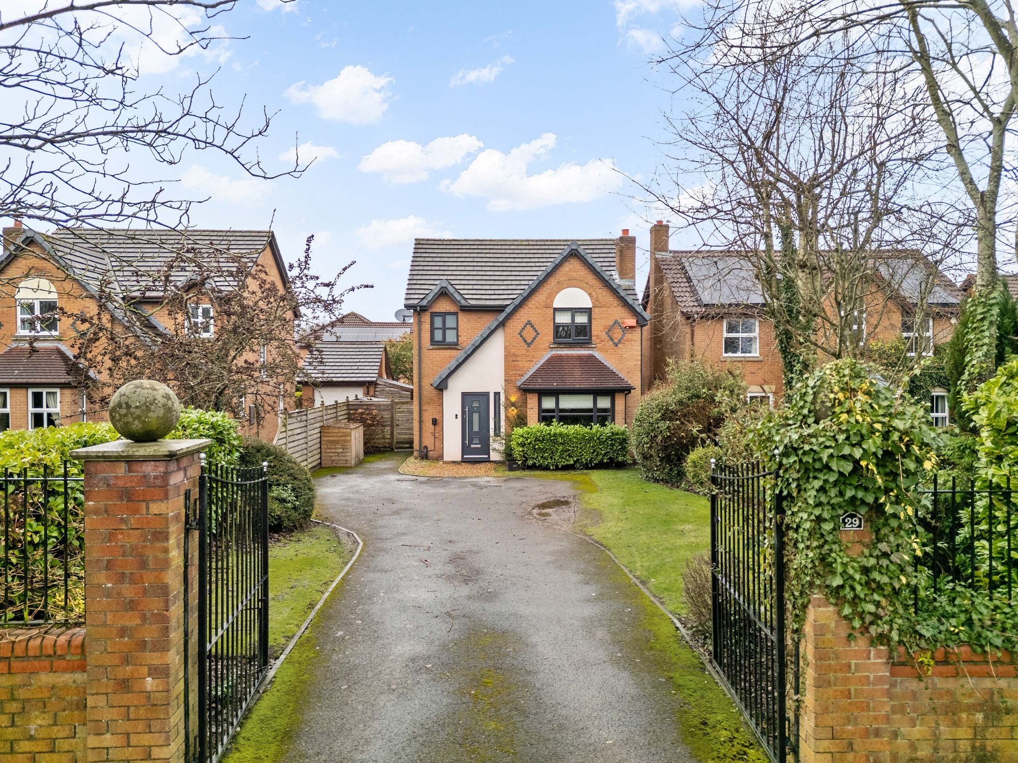 Pewterspear Green Road, Appleton, WA4