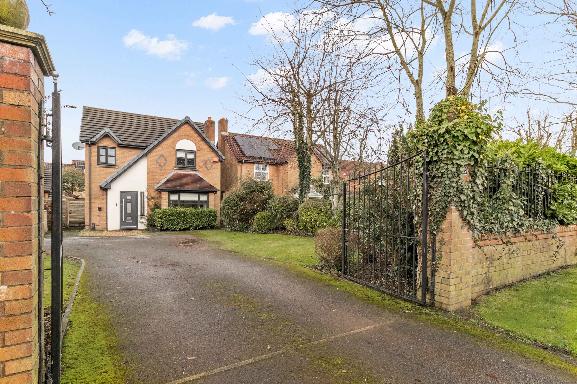 Pewterspear Green Road, Appleton, WA4