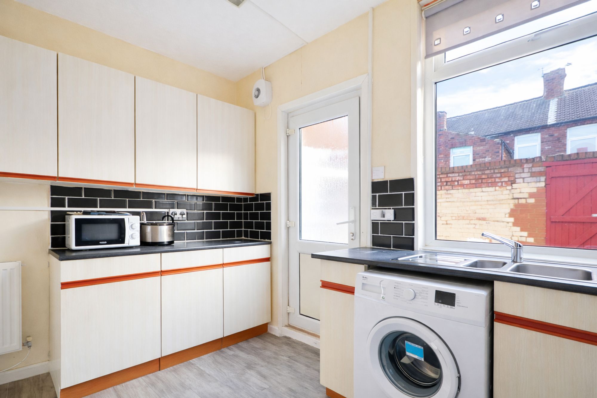 e44a8286-dca4-46d7-89d6-a63c015c236f