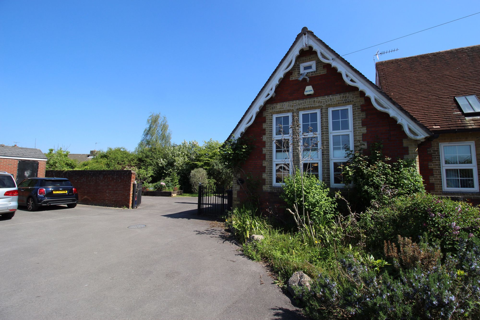 3 Lecole Walk High Street, Botley