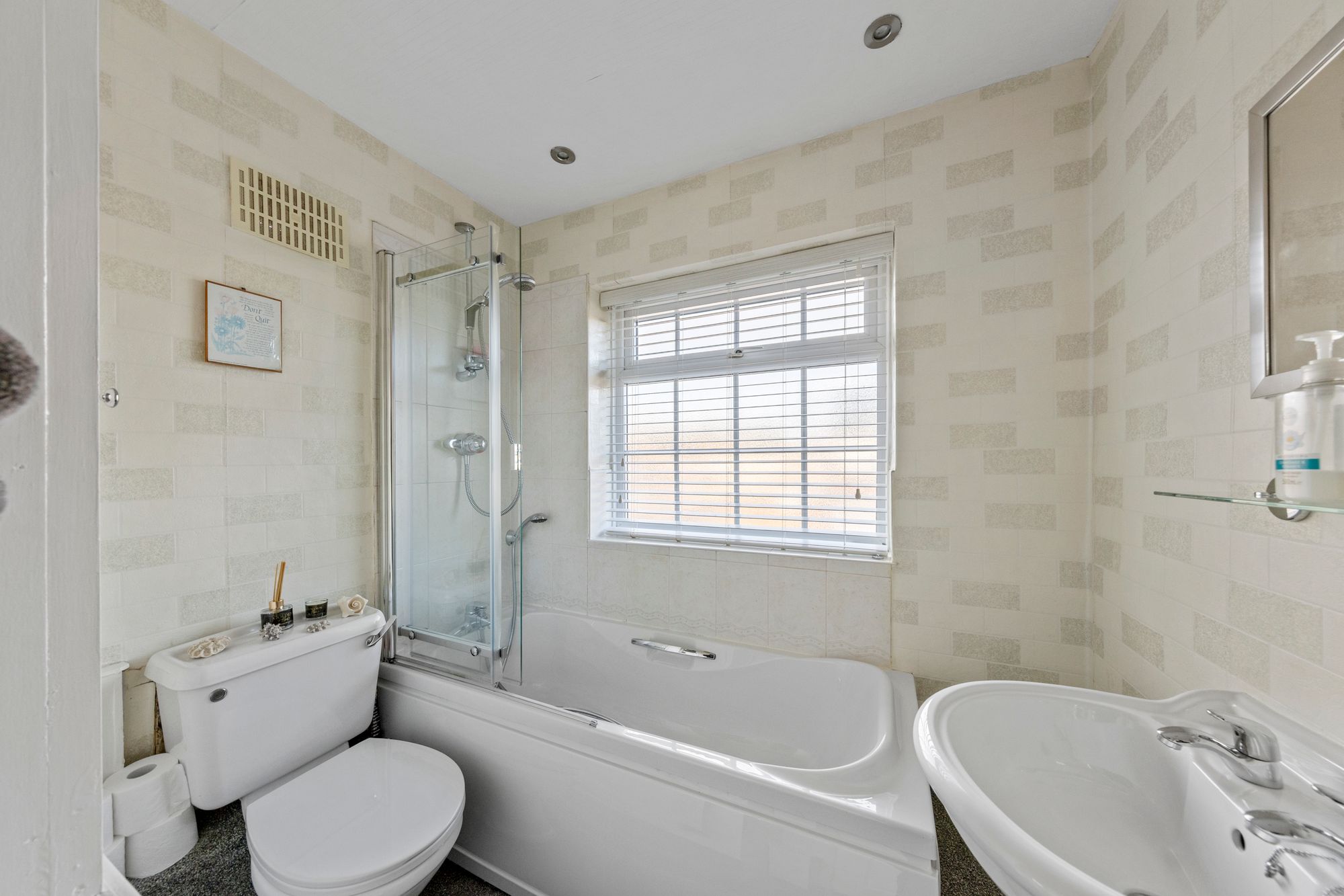 Gordon Avenue, Woolston, WA1