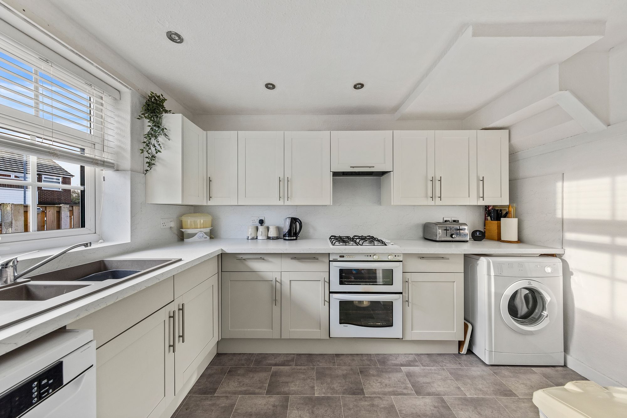 Gordon Avenue, Woolston, WA1