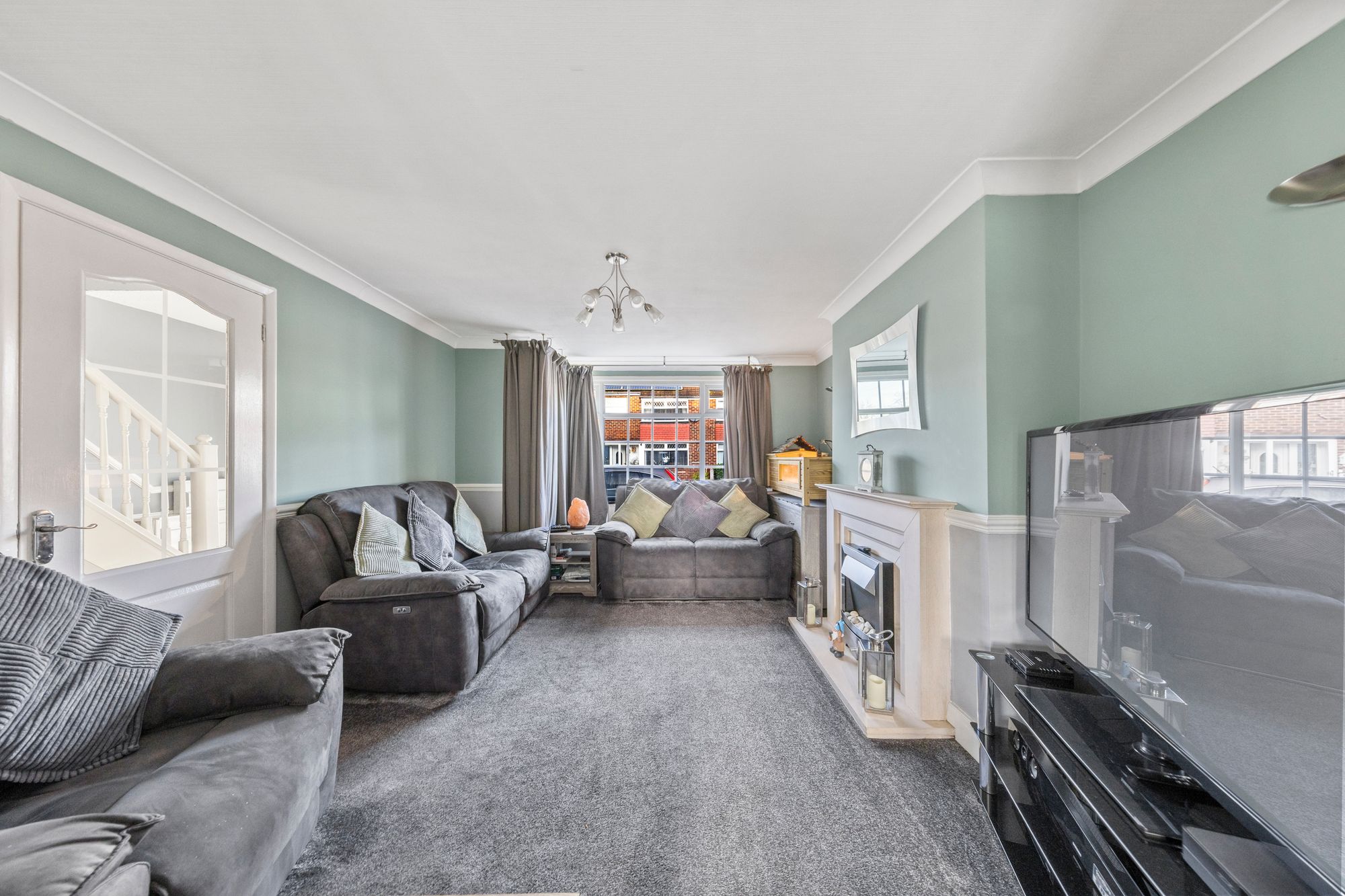 Gordon Avenue, Woolston, WA1