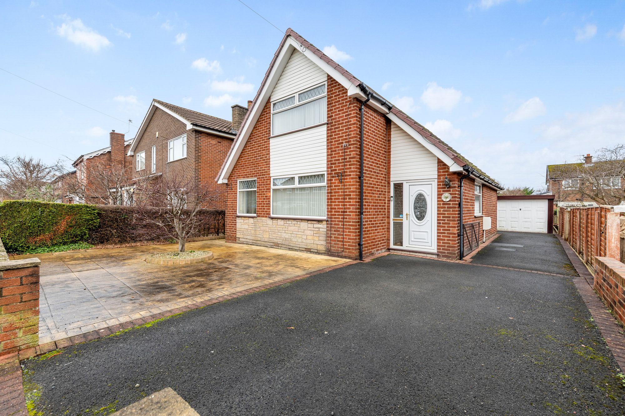 Meadow Lane, Fearnhead, WA2