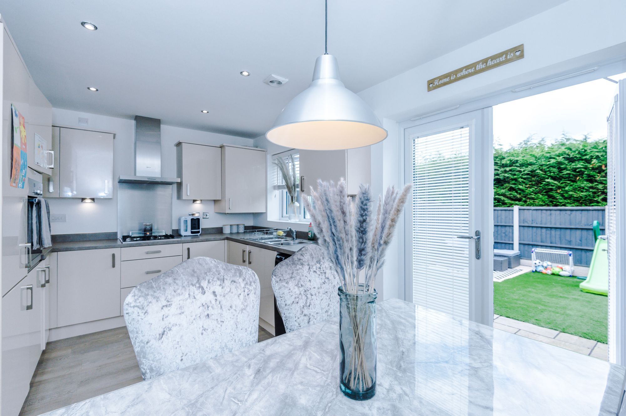 Commissioner Square, Paddington, WA1