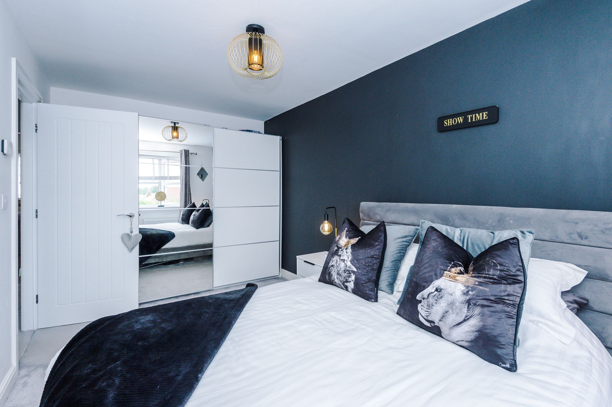 Commissioner Square, Paddington, WA1