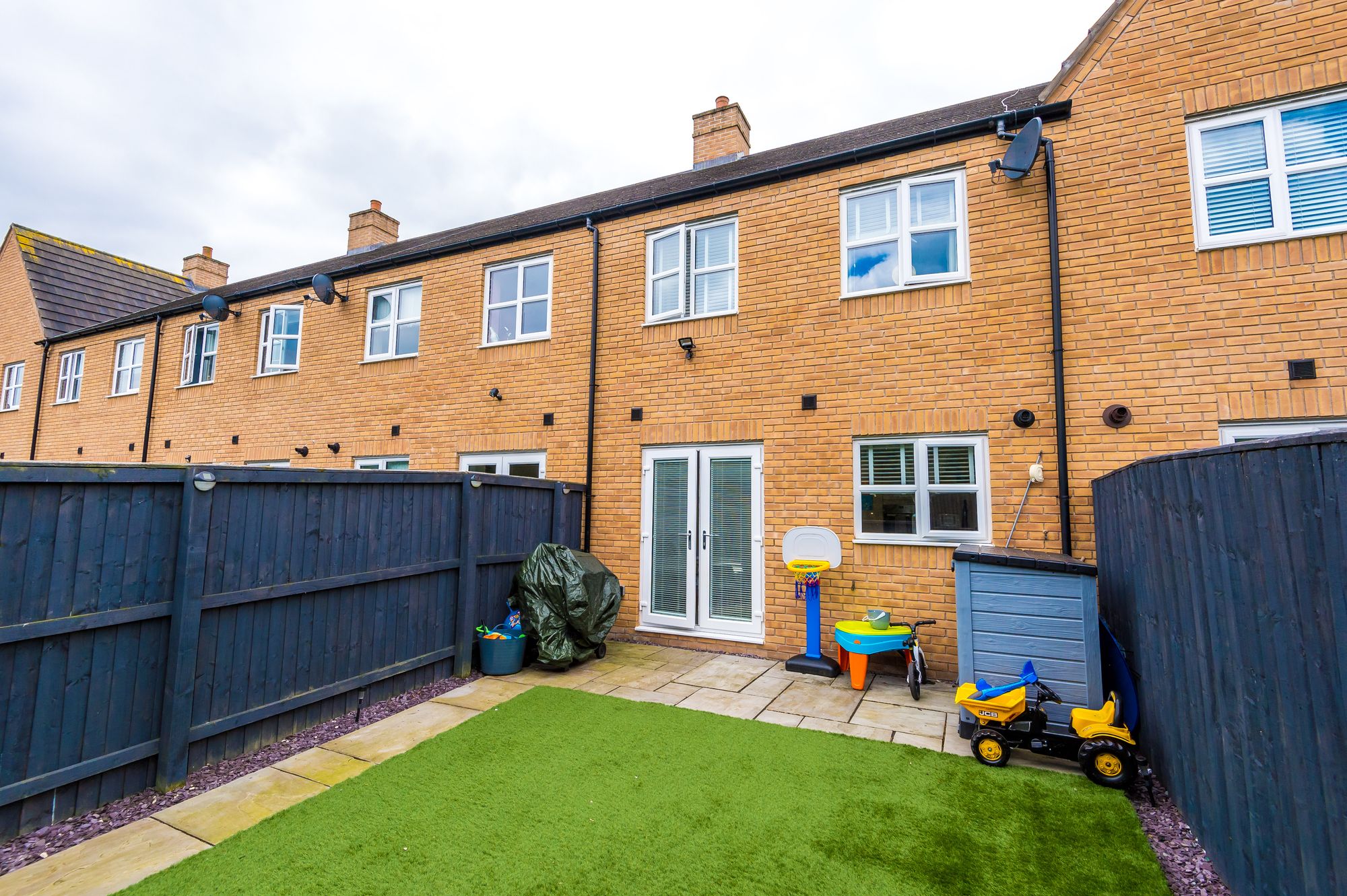 Commissioner Square, Paddington, WA1