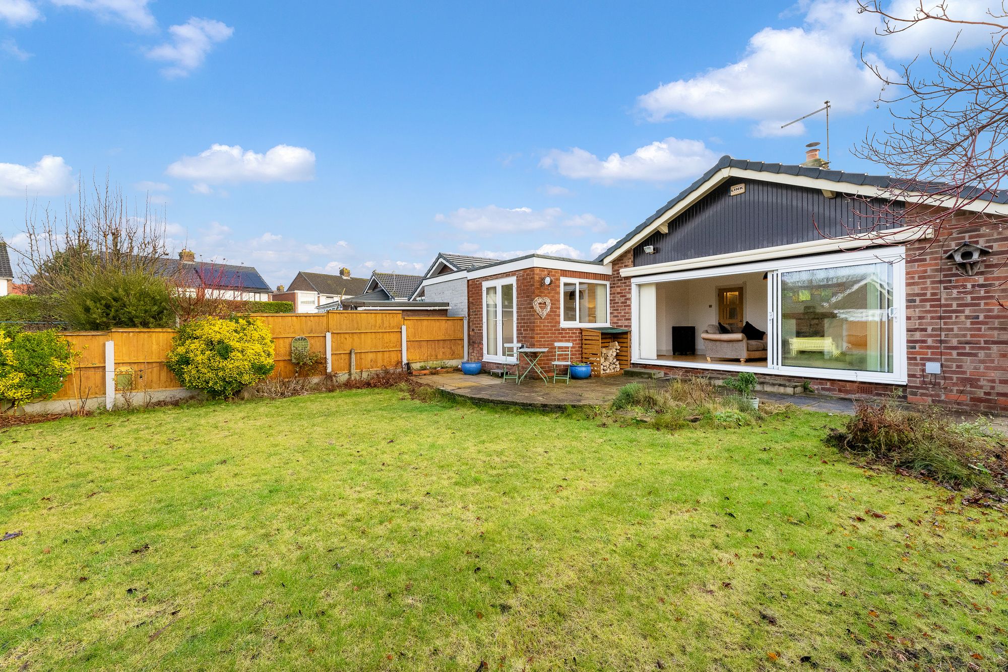 Tynwald Crescent, Widnes