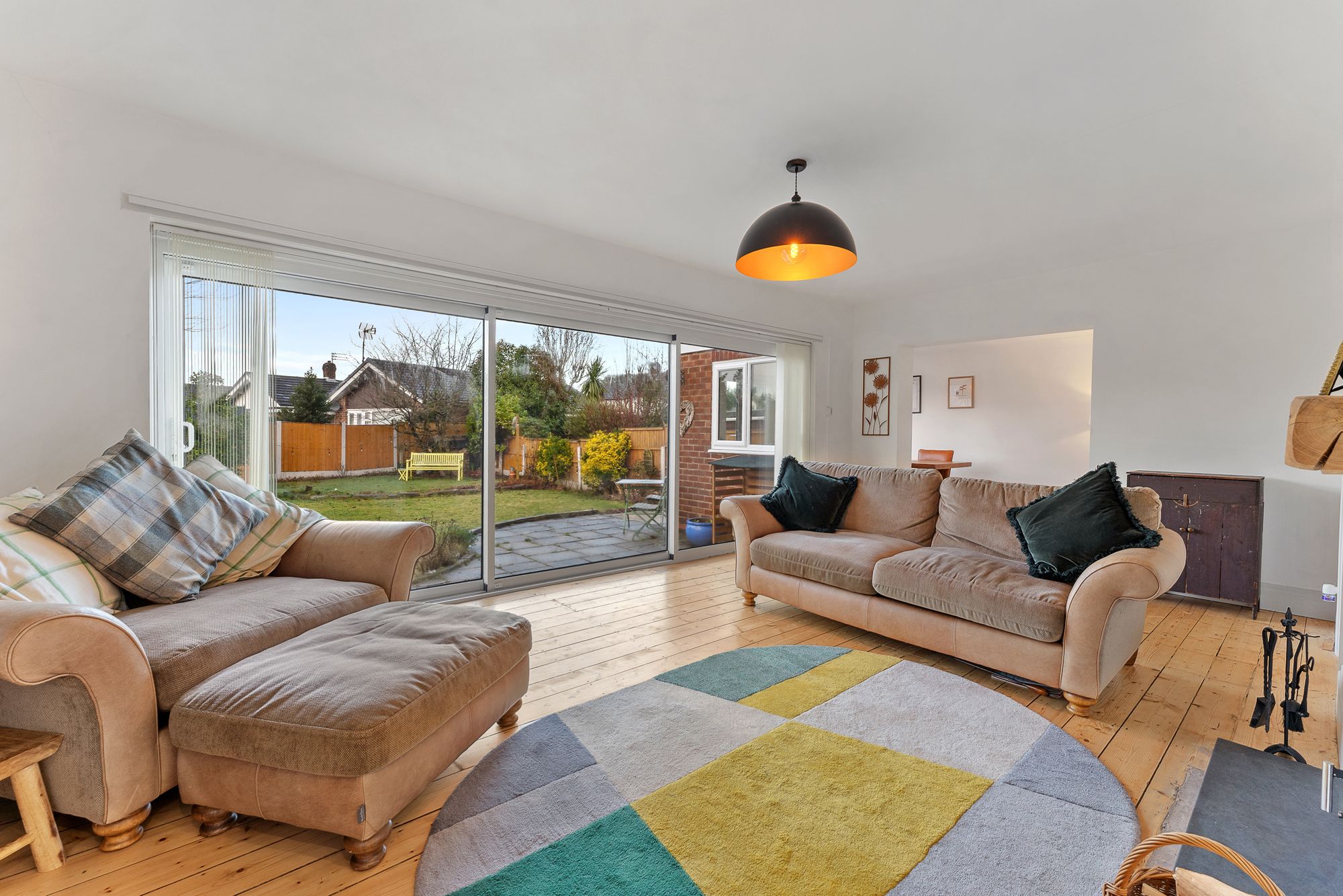 Tynwald Crescent, Widnes