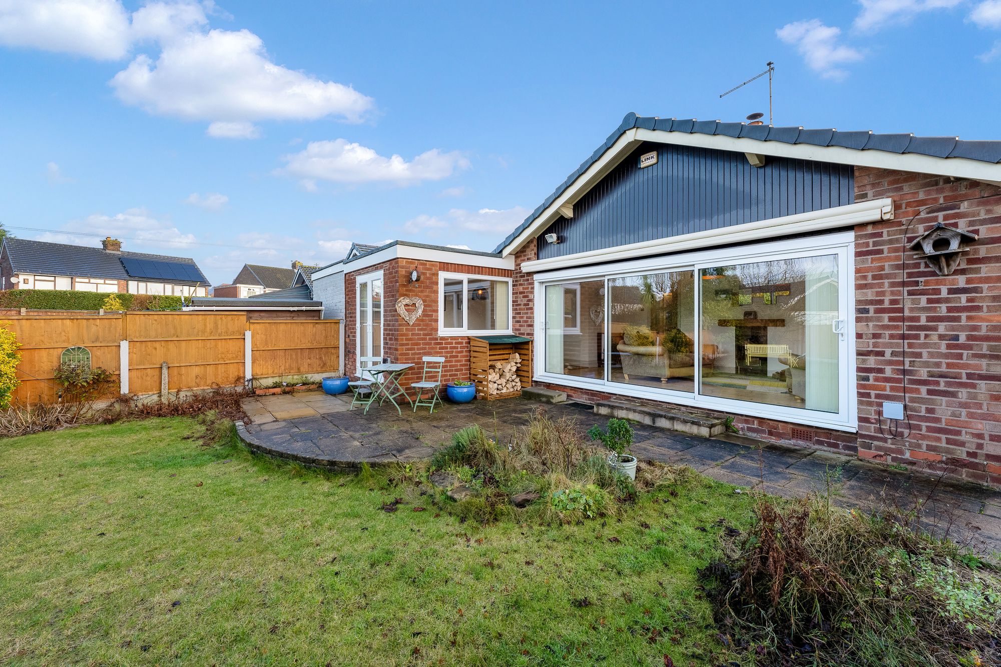 Tynwald Crescent, Widnes