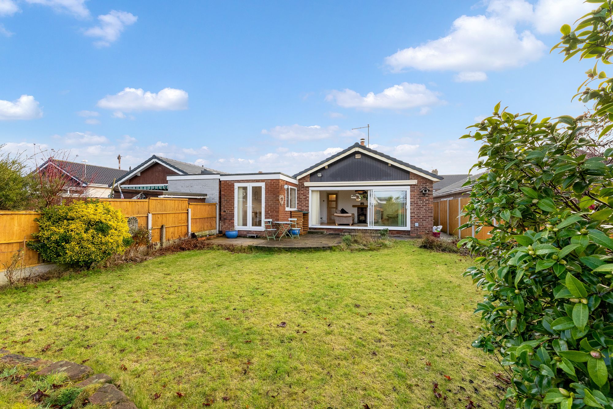 Tynwald Crescent, Widnes