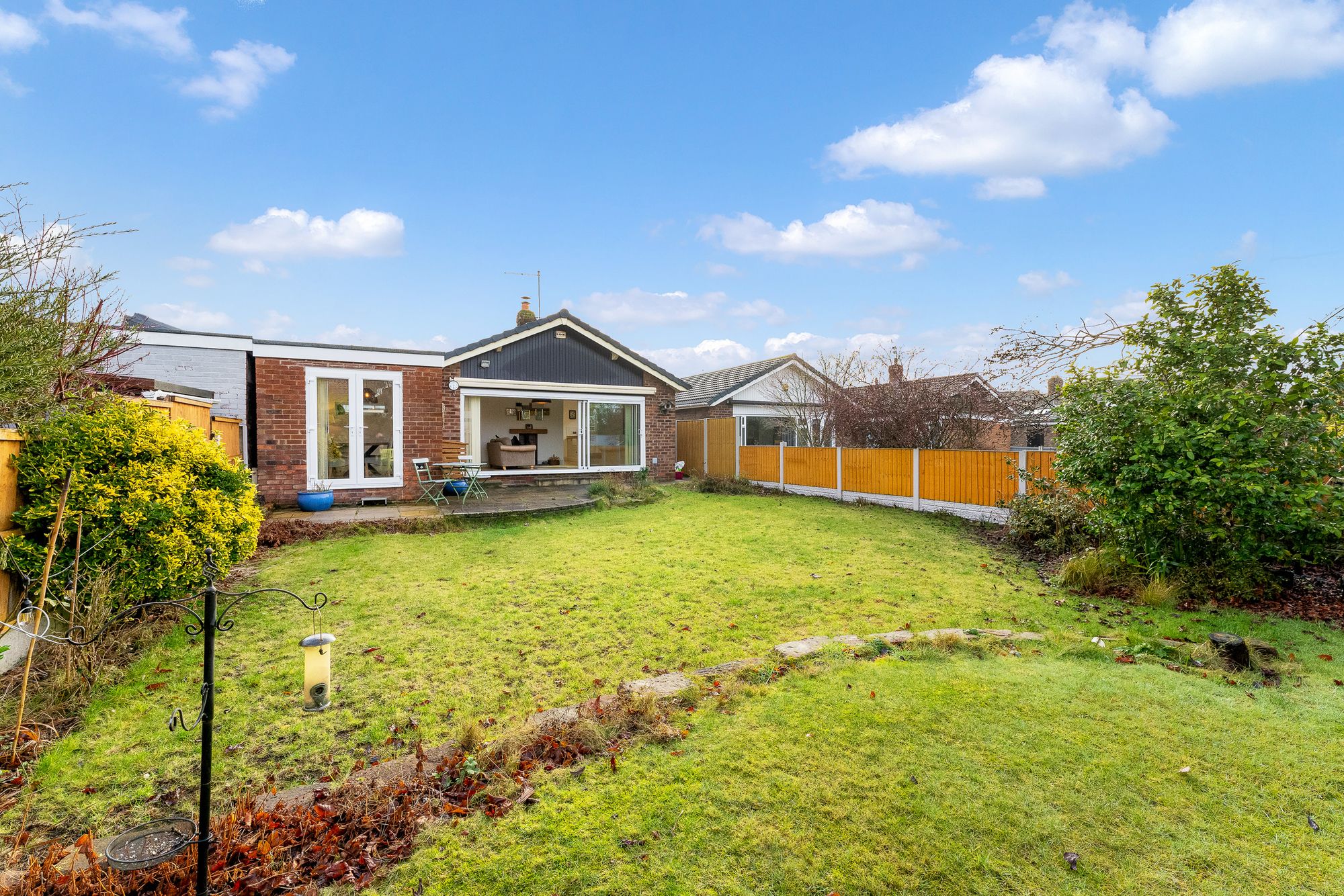 Tynwald Crescent, Widnes