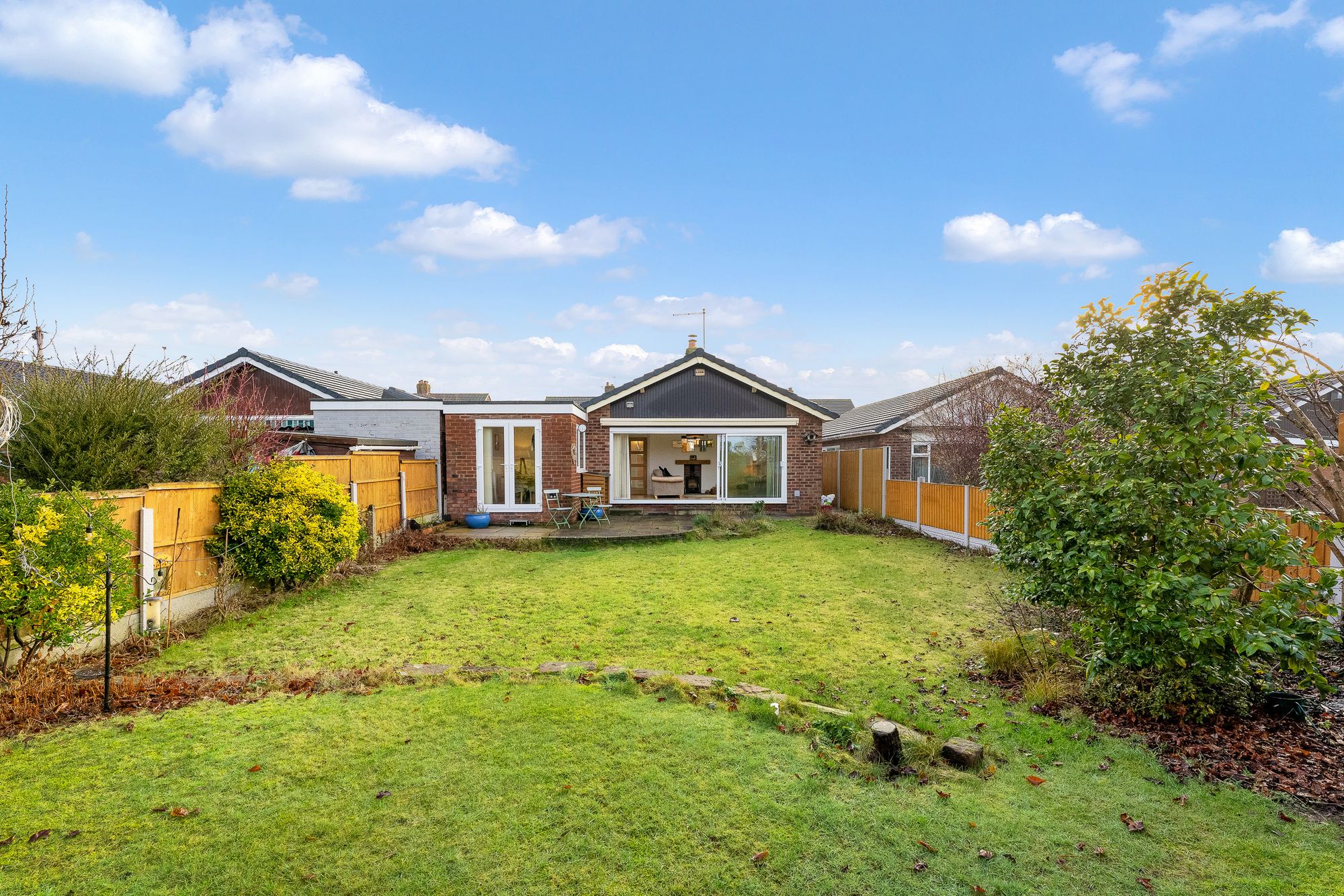 Tynwald Crescent, Widnes