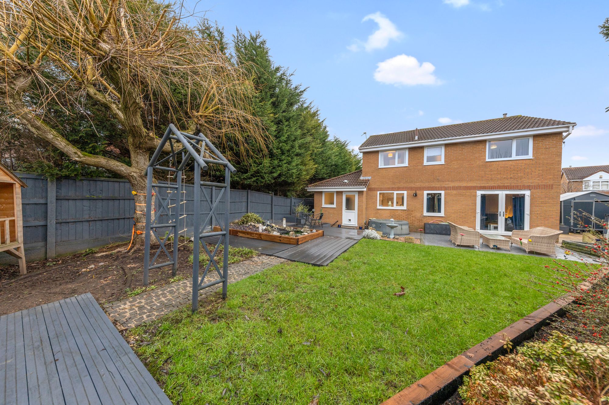 Falconers Green, Westbrook, WA5