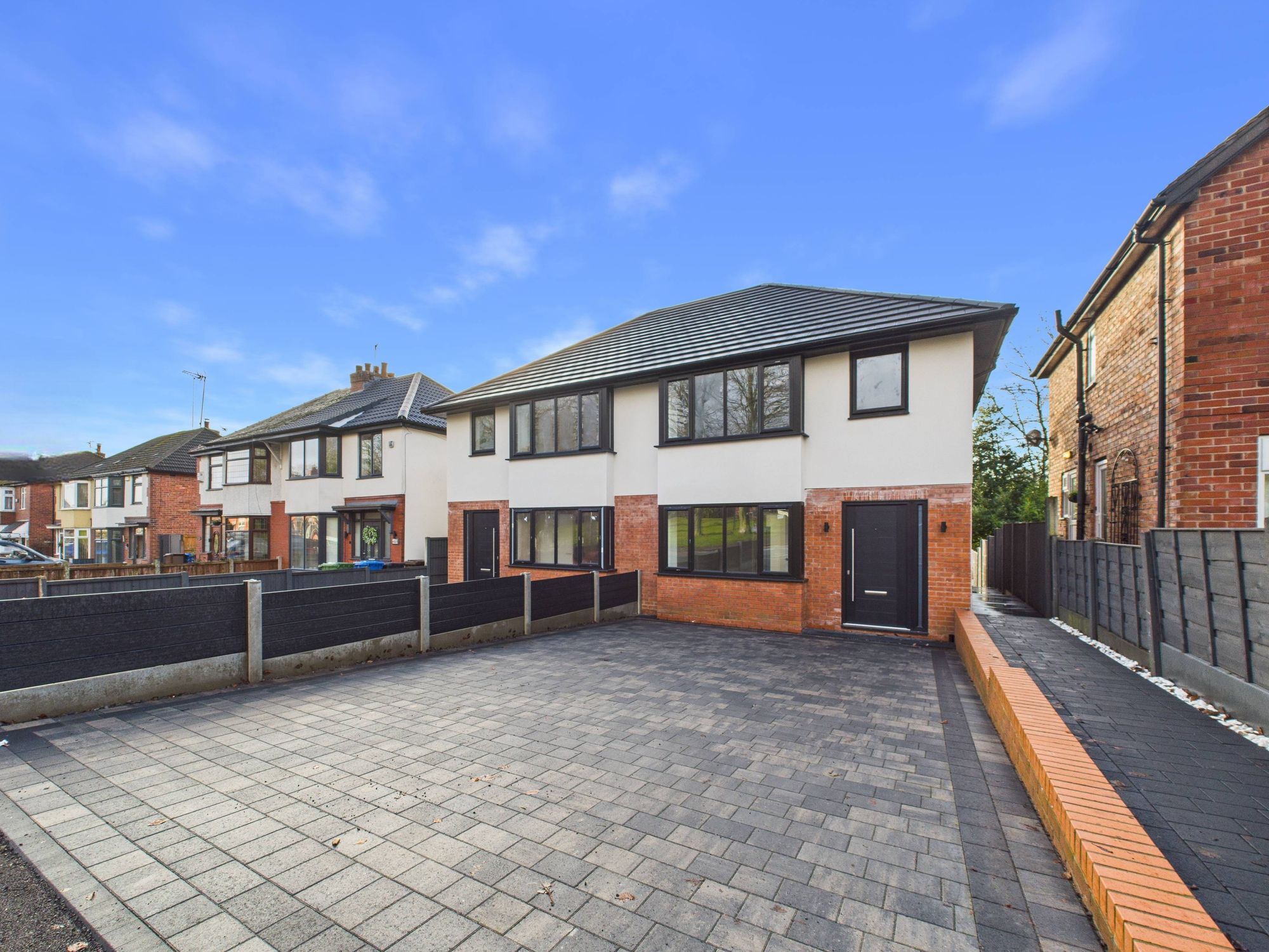 CAM05197G0 PR0190 STILL049