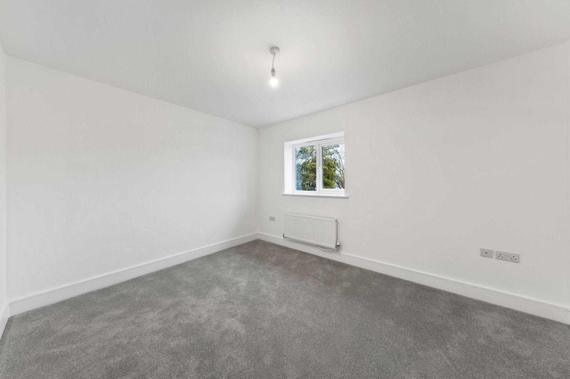 Church End, Hale Village, L24