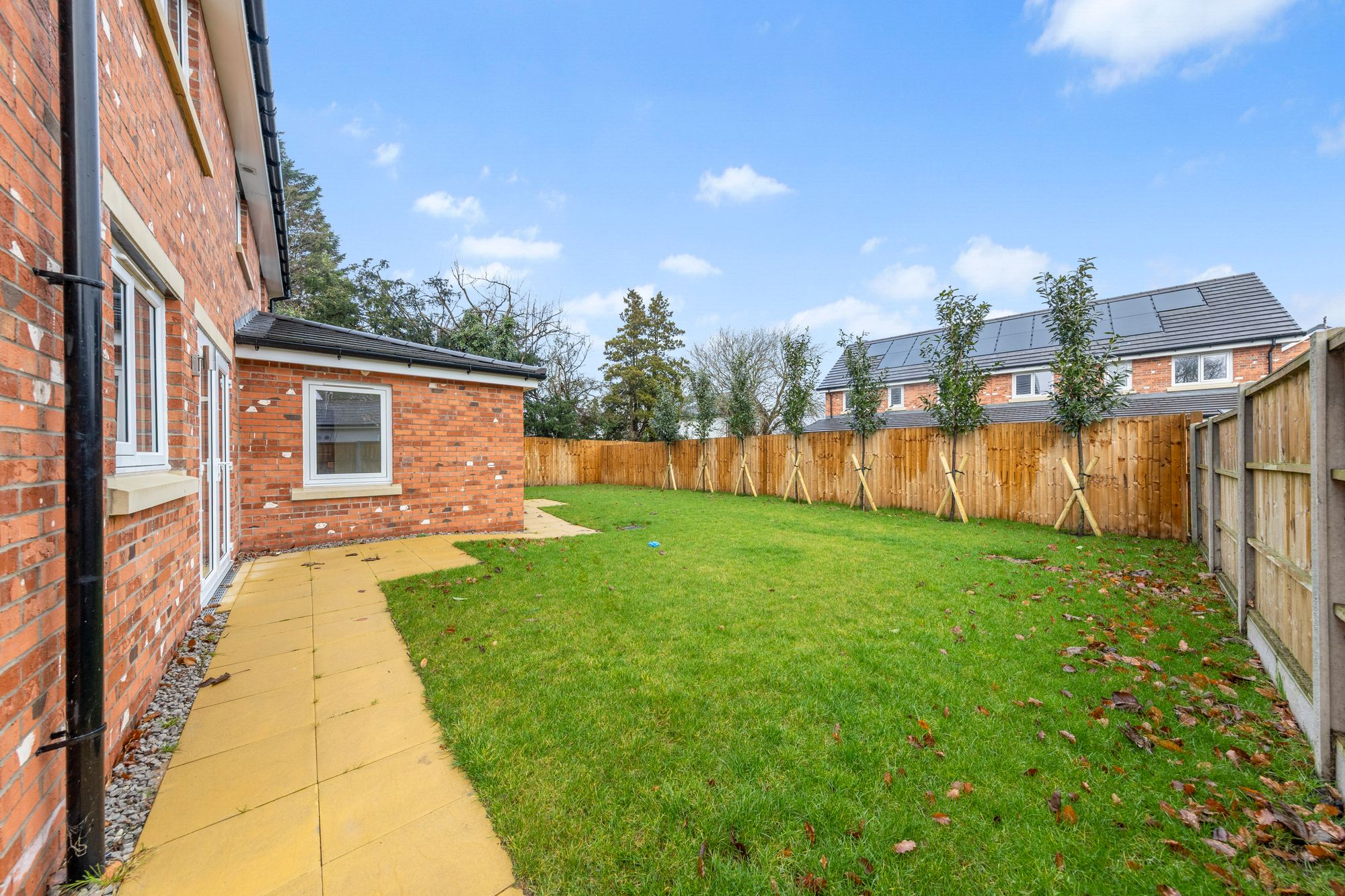 Church End, Hale Village, L24