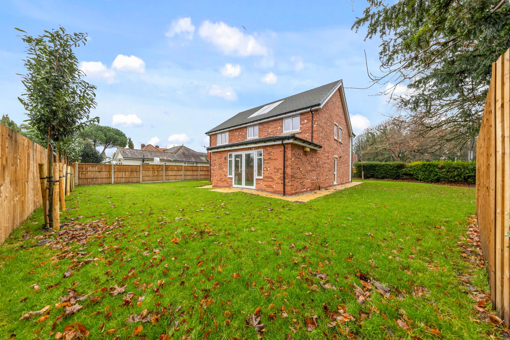 Church End, Hale Village, L24